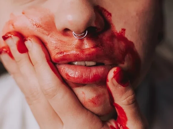 Confira posições sexuais perfeitas para transar quando estiver menstruada