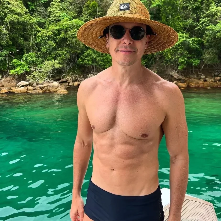 Tamanho é documento? Veja 10 famosos que têm fama de bem dotados - imagem 116133