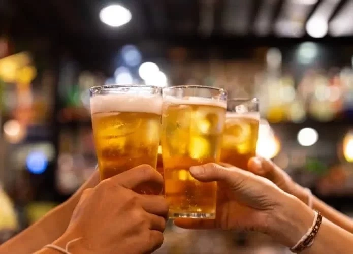 4 signos do zodíaco que bebem muito e continuam plenos - imagem 116245