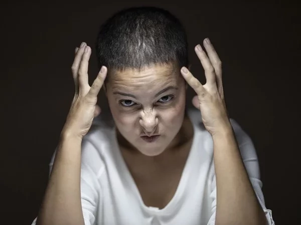 Irritados! Os signos que estão sempre com um 'humor de cão'