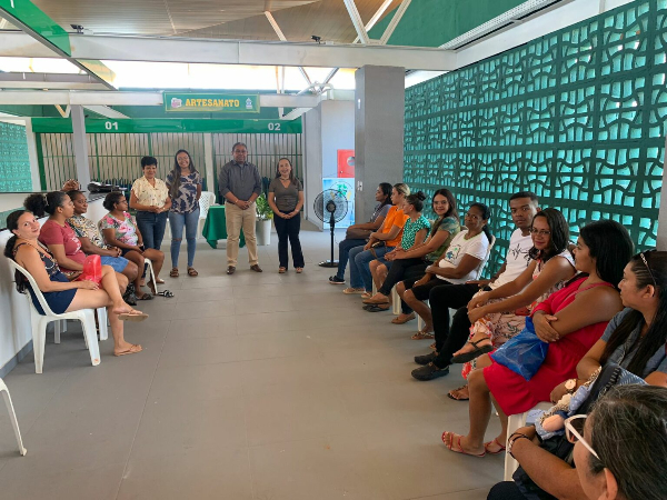 Prefeitura promove palestra para artesãs em Esperantina