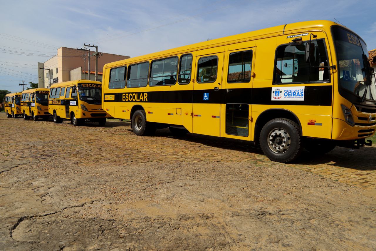 Zé Raimundo entrega 04 novos ônibus para Educação Municipal de Oeiras - Imagem 2