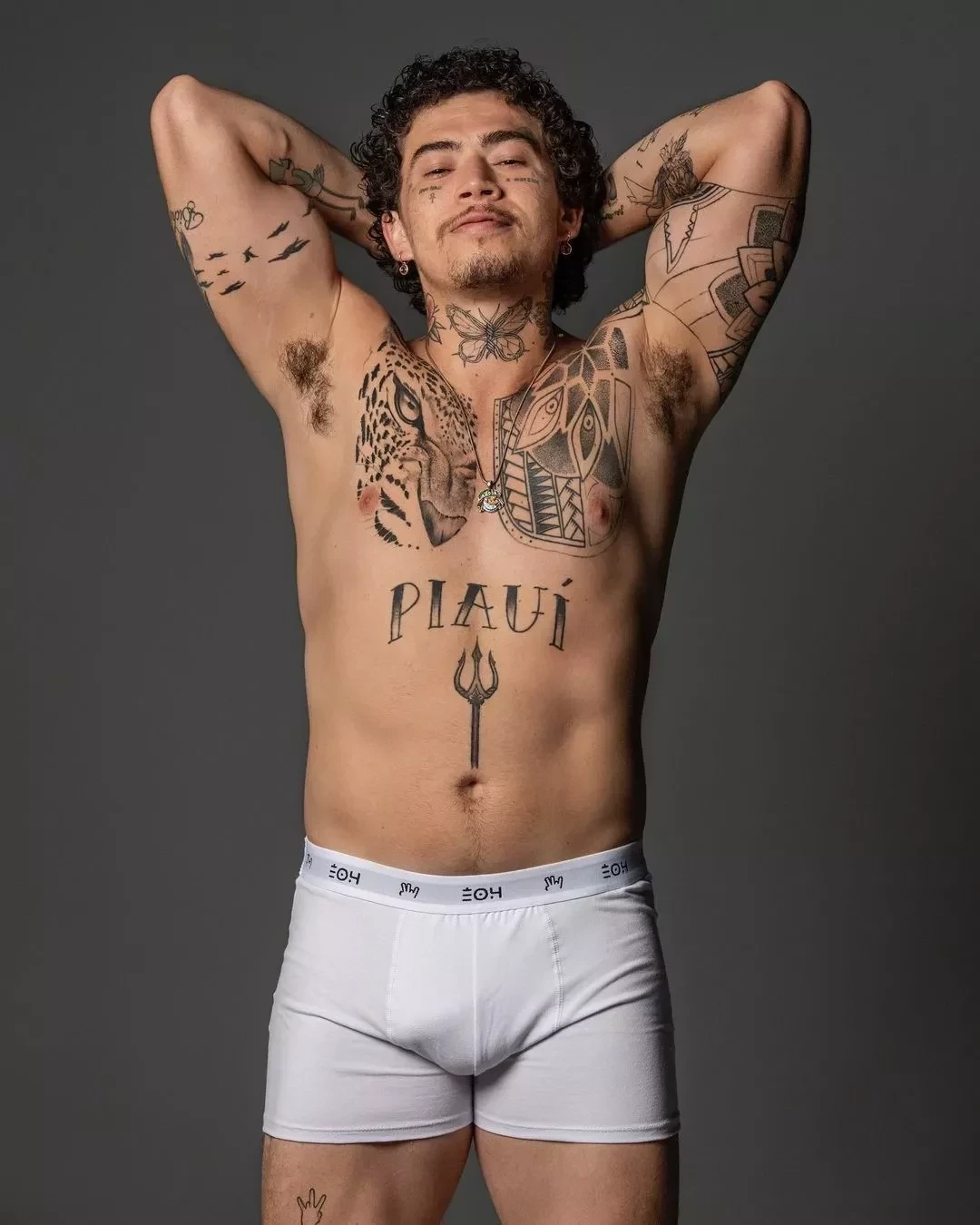 Whindersson Nunes posa só de cueca e volume chama atenção na web - imagem 118400