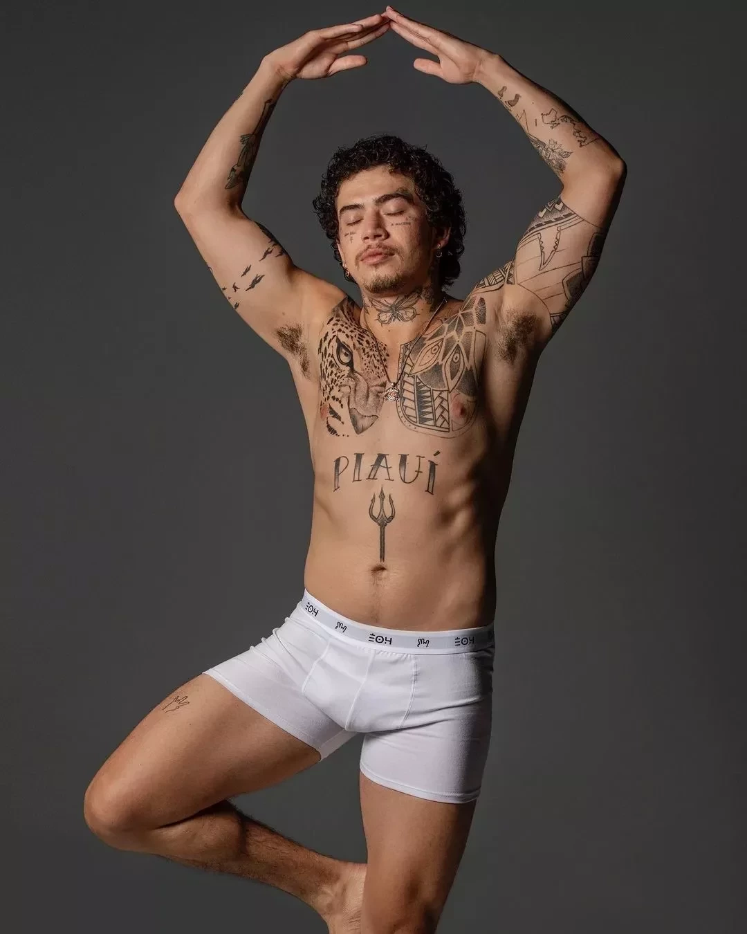 Whindersson Nunes posa só de cueca e volume chama atenção na web - imagem 118402