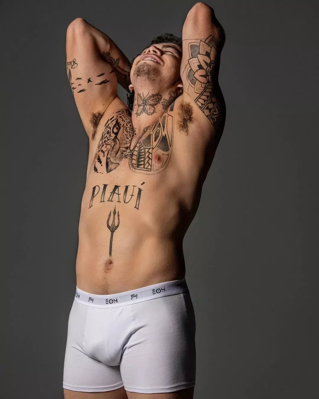 Whindersson Nunes posa só de cueca e volume chama atenção na web - imagem 118403