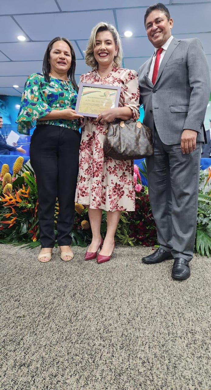 Secretária de Educação participa de evento  entrega moção de reconhecimento - Imagem 1