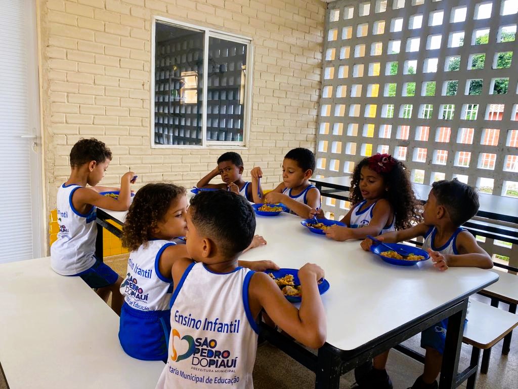 Secretaria de Educação oferece alimentação de qualidade.  - Imagem 3