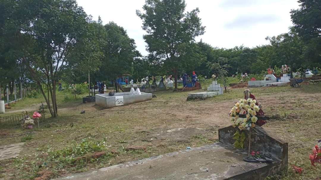 Limpeza de praças, de cemitérios, ruas, cidade limpa em Monsenhor Gil  - Imagem 8