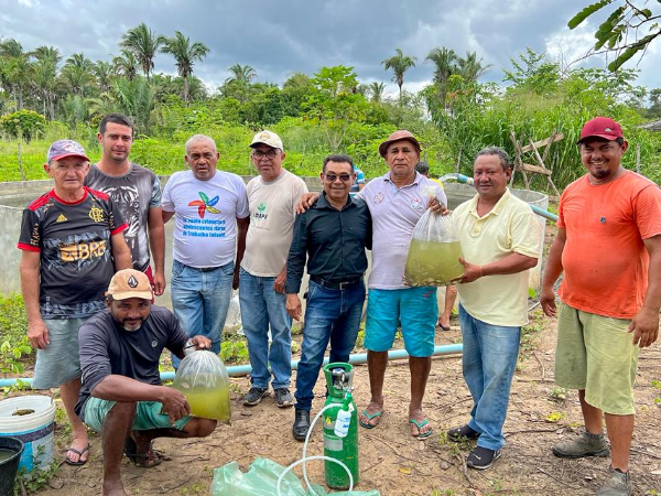 Prefeitura de Angical entrega alevinos para incentivar piscicultura 
