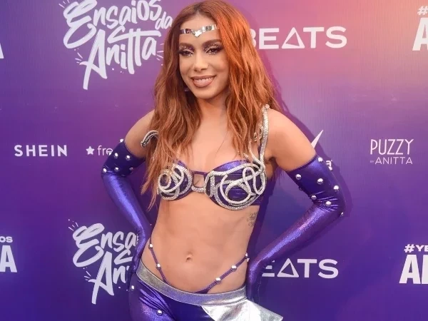 Anitta detalha sexo com amiga, fetiche de ex-namorado e indica truque +18