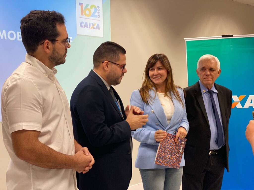 Prefeita de Esperantina assina convênio com a Caixa Econômica Federal - Imagem 3