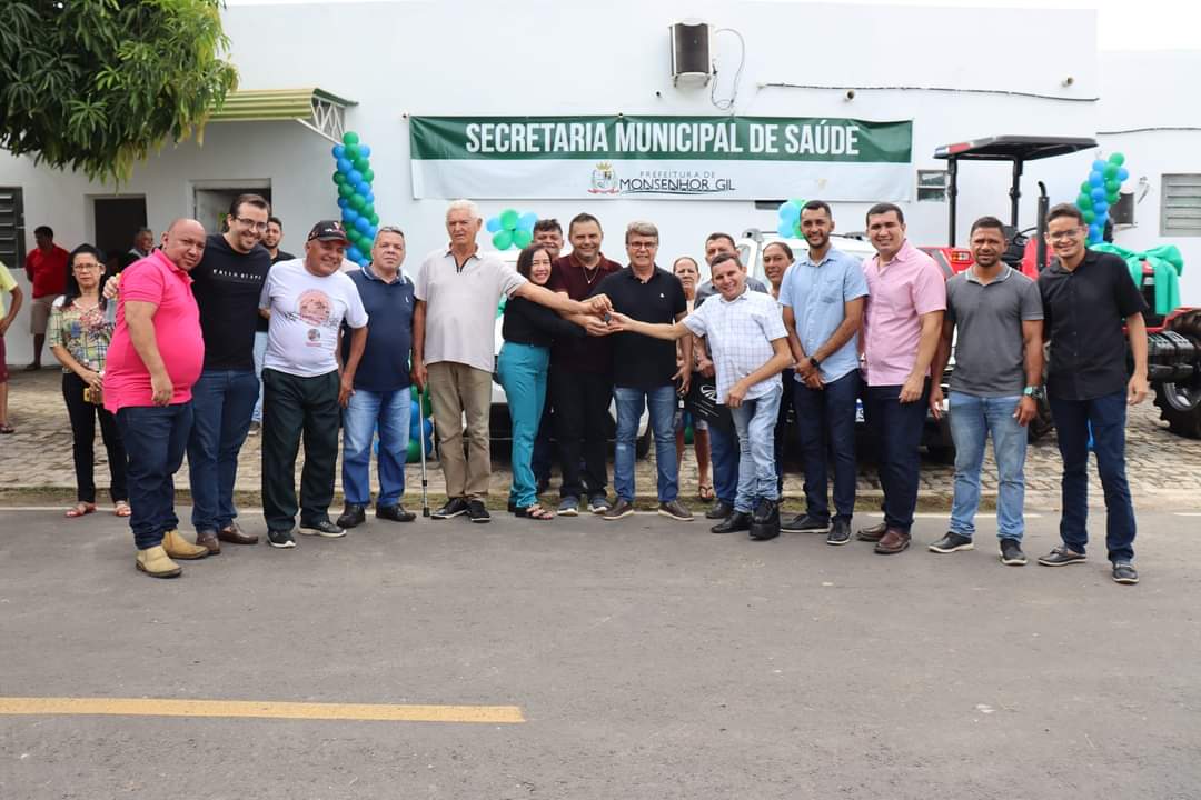 Prefeito João Luiz faz entrega de Veículos para Saúde e Agricultura  - Imagem 4