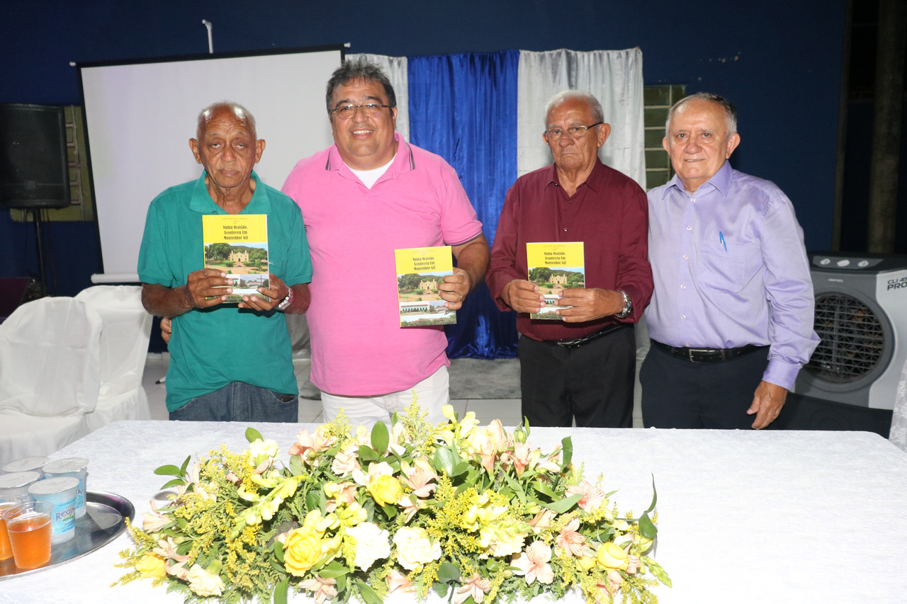 Dr Aristides Reis Pereira lança livro com autógrafos em Monsenhor Gil  - Imagem 15