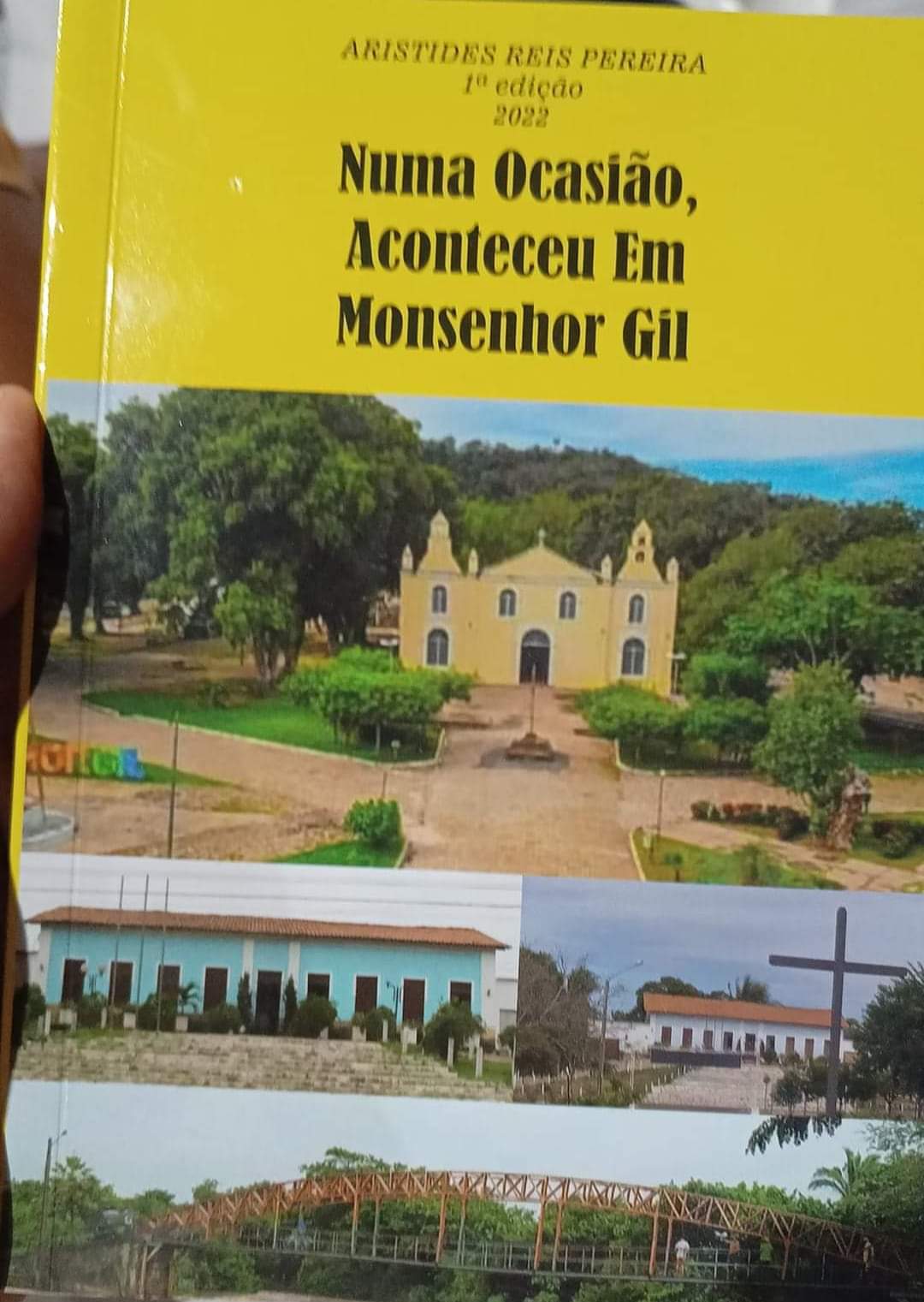 Dr Aristides Reis Pereira lança livro com autógrafos em Monsenhor Gil  - Imagem 1