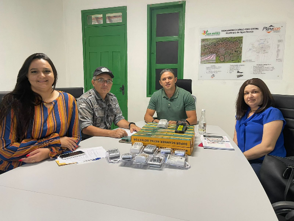 Prefeitura garante mais segurança nas escolas em reunião com a PM