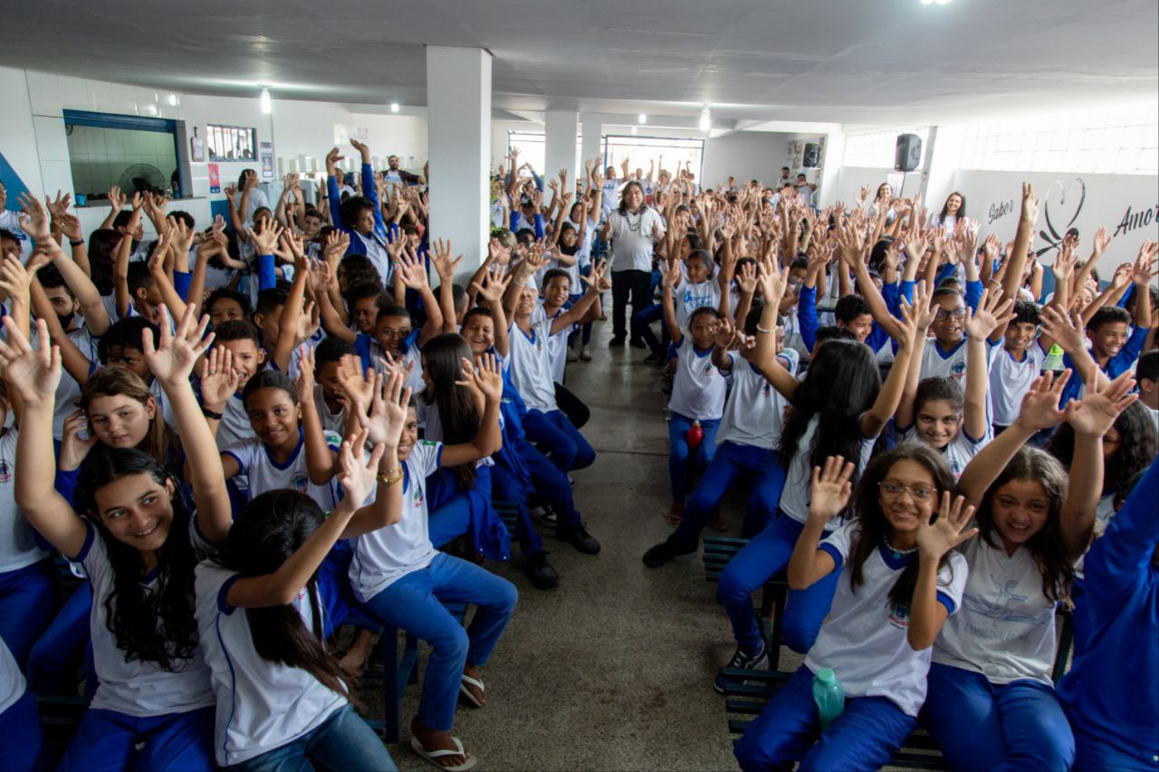 Escritor indígena Daniel Munduruku visita escolas municipais em Oeiras - Imagem 2