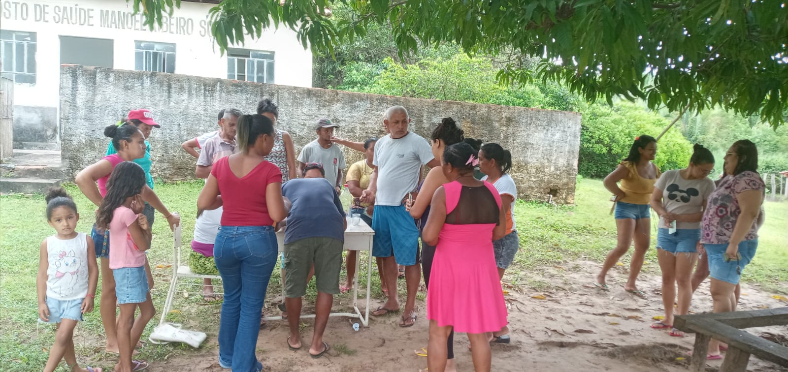 Em Monsenhor Gil centenas de famílias recebem peixes da prefeitura  - Imagem 24