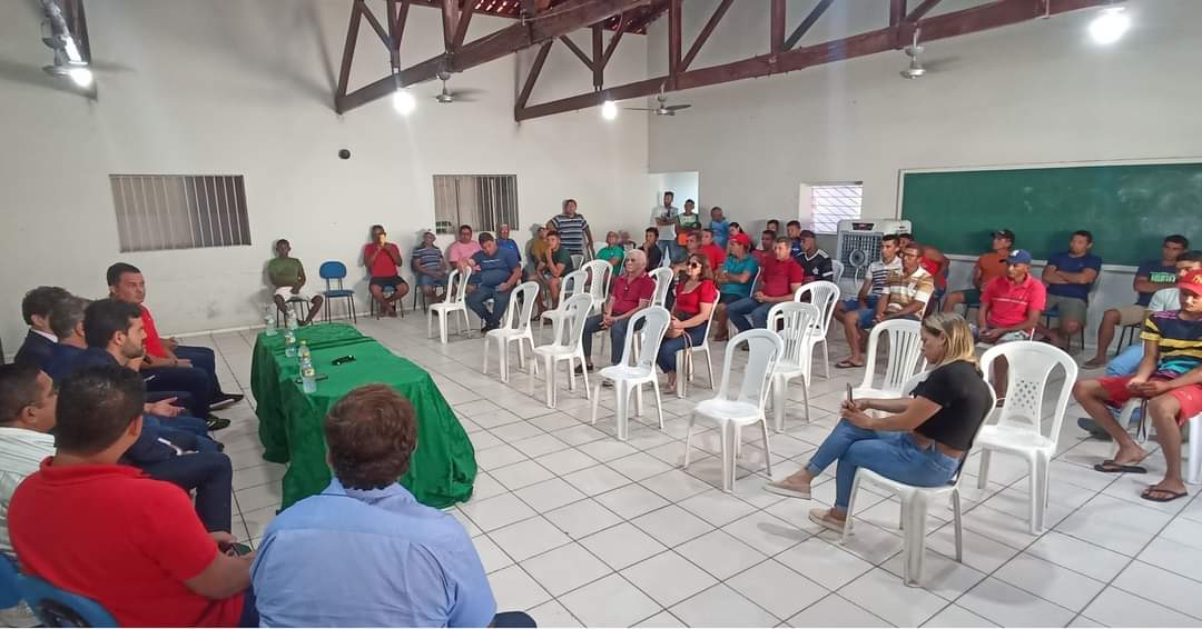 Prefeitura de Monsenhor Gil reúne quebradores de pedras e autoridades  - Imagem 4