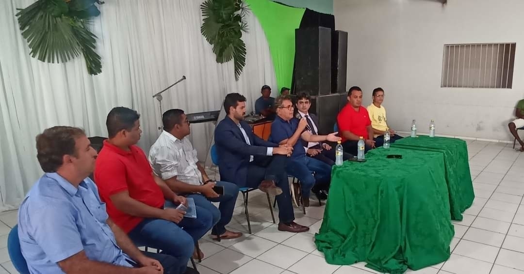 Prefeitura de Monsenhor Gil reúne quebradores de pedras e autoridades 