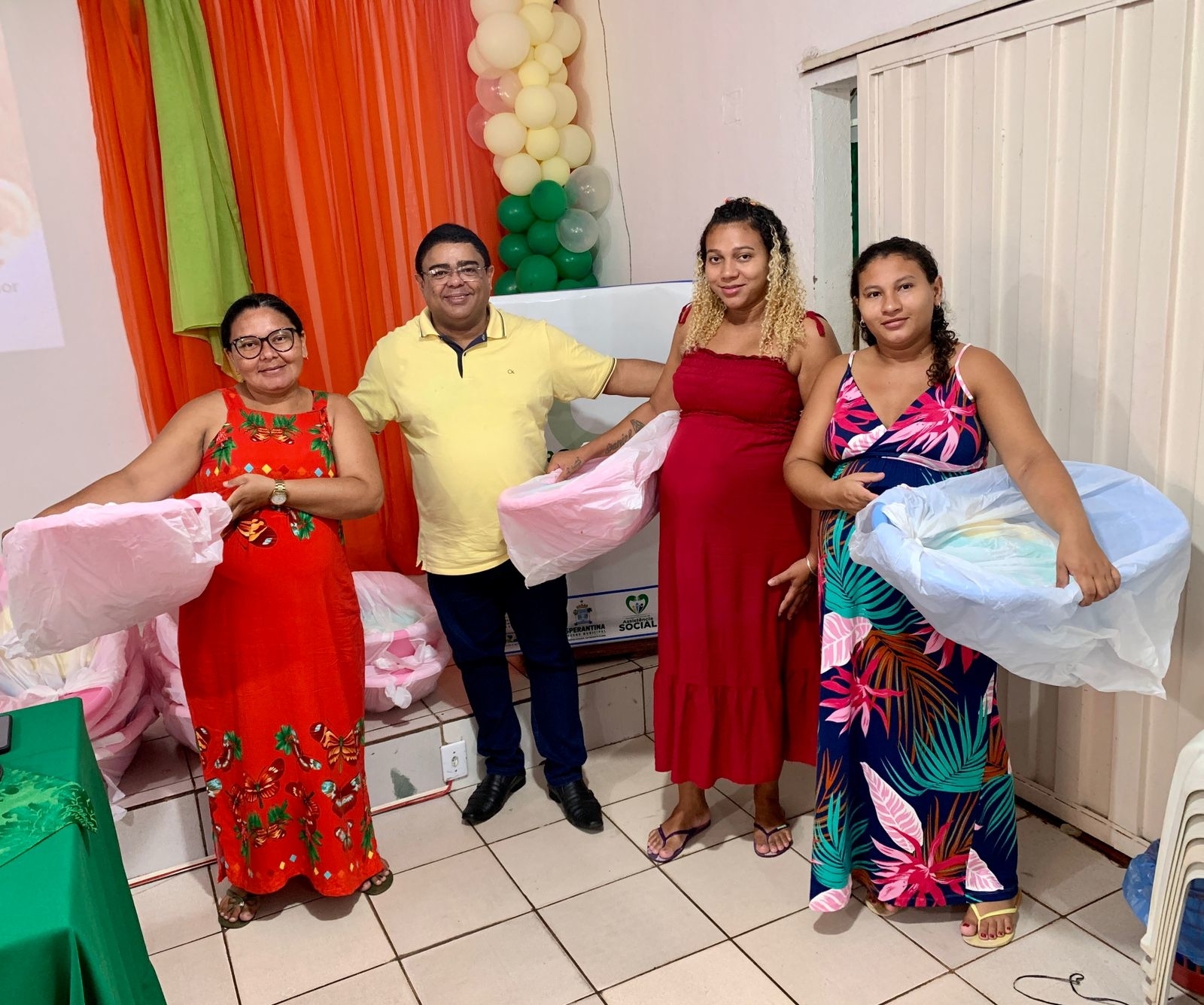 Secretaria de Assistência Social realiza entrega de enxovais para gestantes