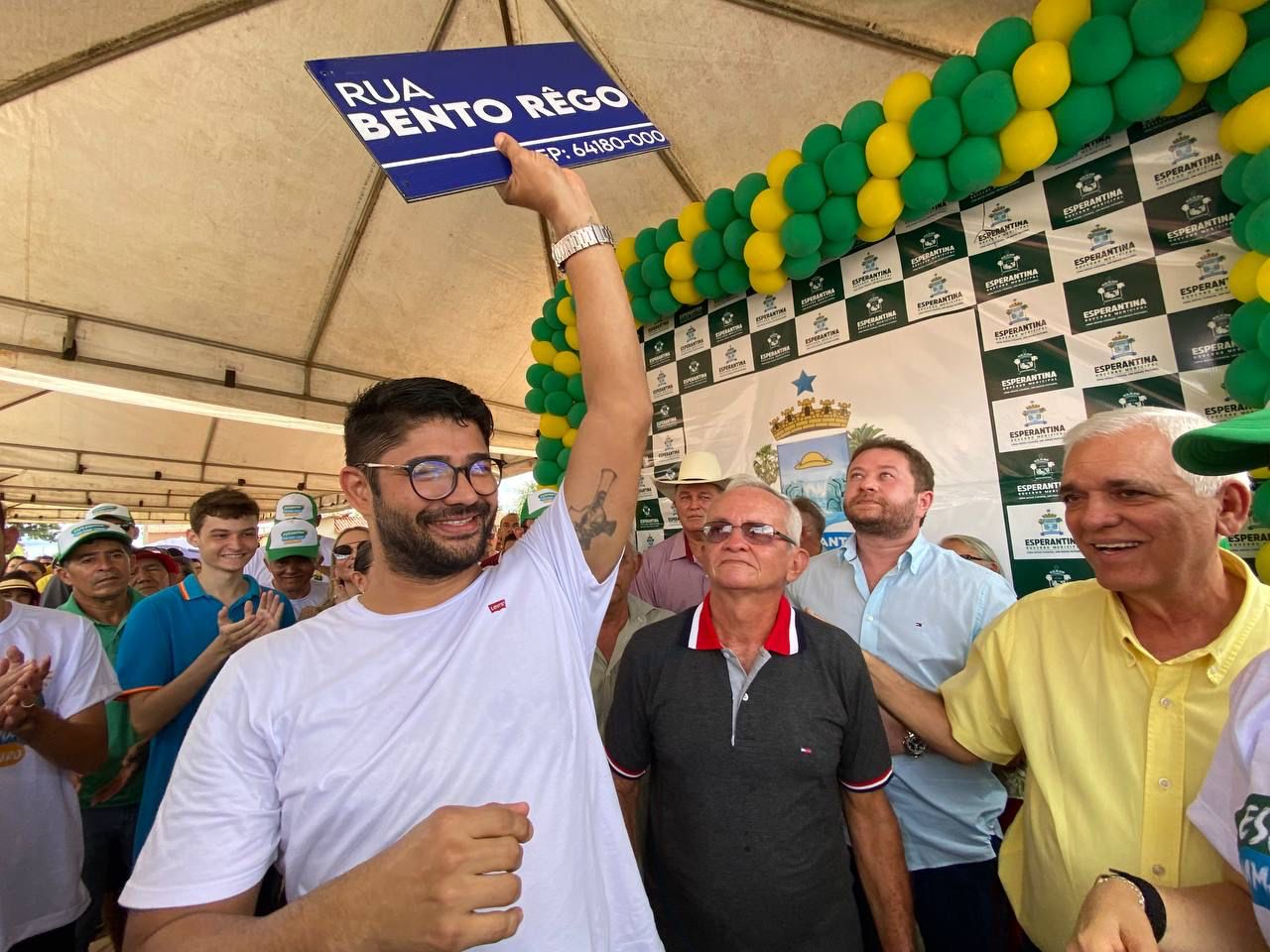 Prefeitura de Esperantina inaugura Rua Bento Rêgo. - Imagem 1