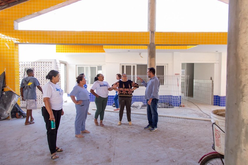 Prefeito visita obra de creche que está sendo finalizada no Bairro Canela  - Imagem 2