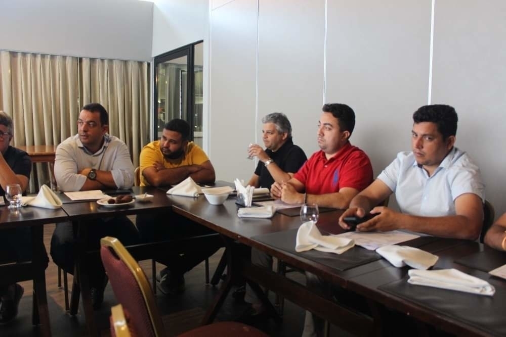 Prefeito João Luiz reúne diretoria da AMPAR para traçar novas  metas 