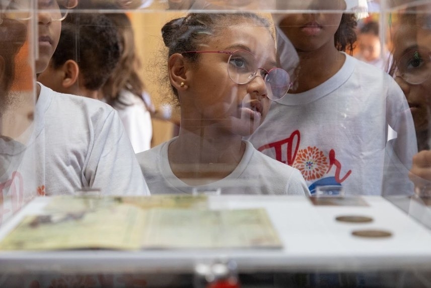 Oeiras recebe exposição internacional ‘Aprendendo com Anne Frank’ 