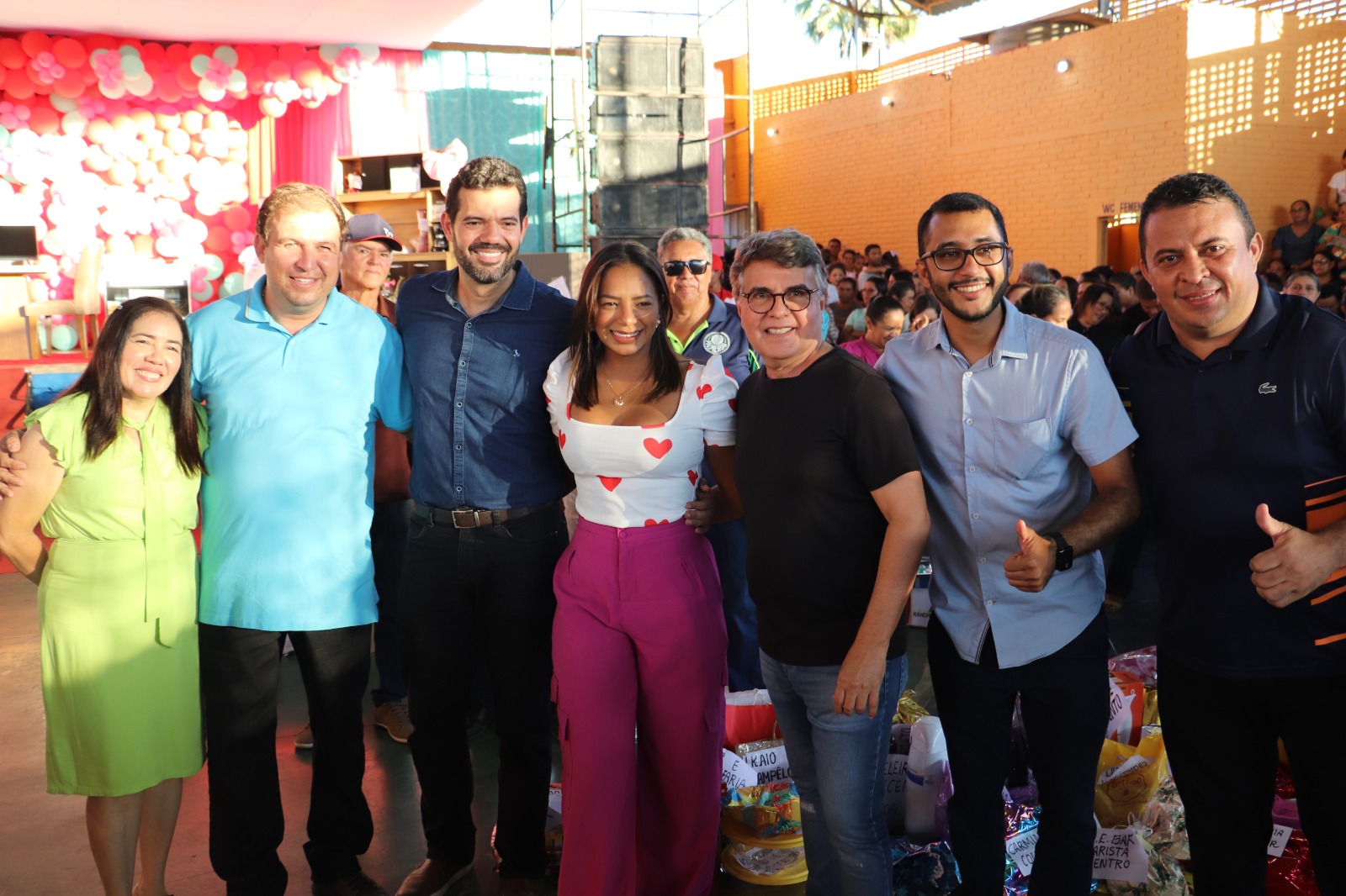 Prefeito João Luiz sorteia em torno de 50 mil reais entre as mães  - Imagem 3