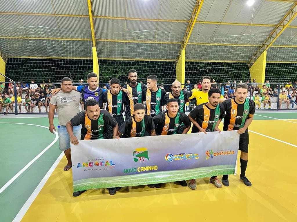 Prefeitura de Angical realiza abertura do campeonato de futsal  - Imagem 5