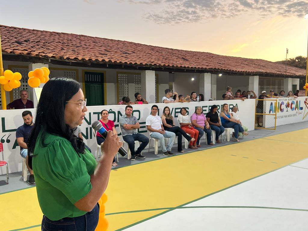Benfeitorias foram elogiadas por todos que compareceram a solenidade. (Foto: Divulgação)