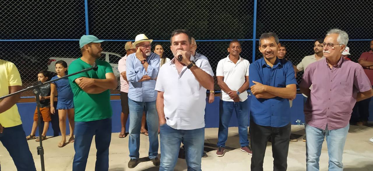 Zé Raimundo inaugura praça e quadra de esportes no povoado Queiroz - Imagem 3