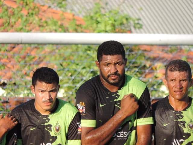 Prefeito João Luiz faz abertura do Torneio de Bairros de Futebol 2023 - Imagem 4