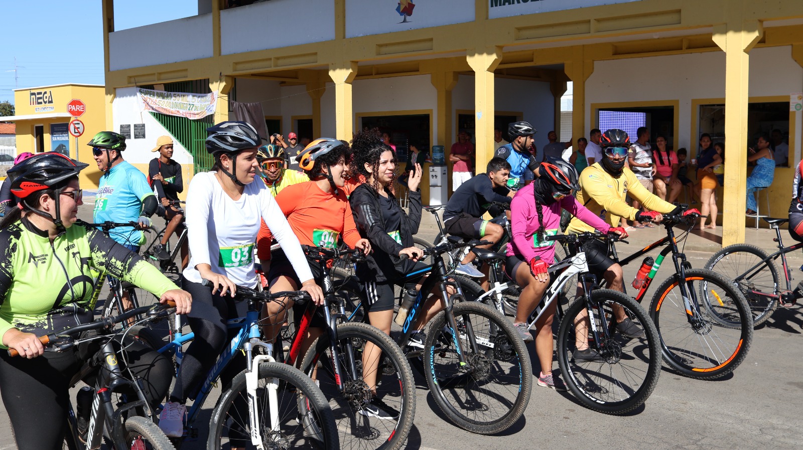 Aniversário de Angical contou com competição de ciclismo. (Foto: Divulgação)
