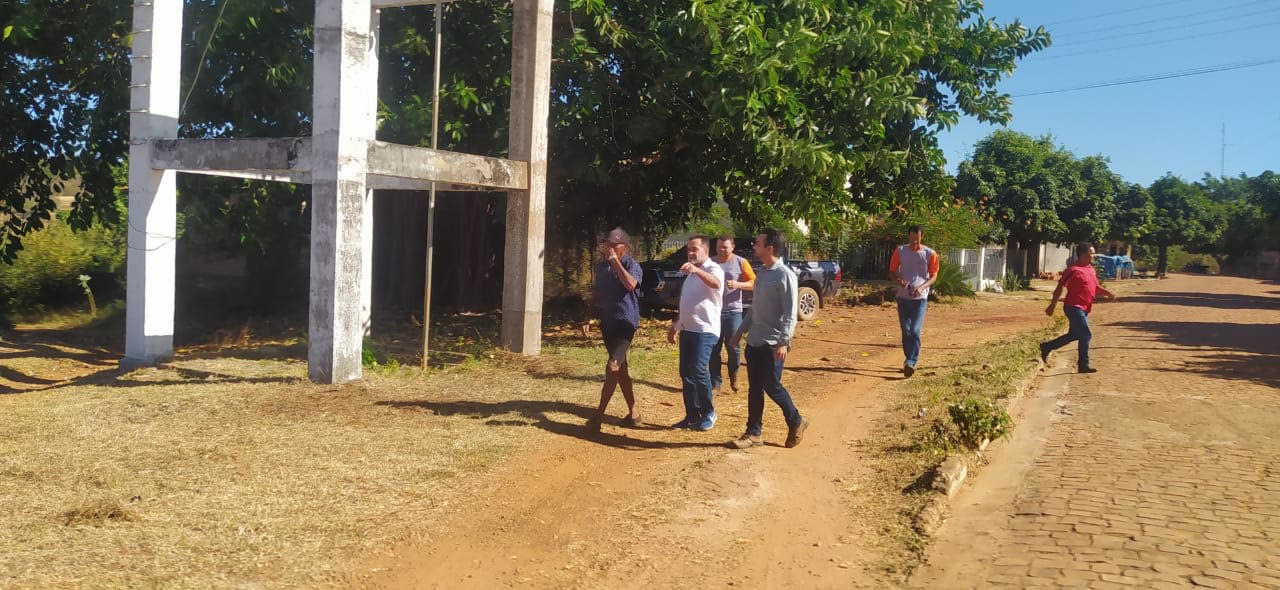 Zé Raimundo anuncia construção de praça e agroindústria no Morro Redondo