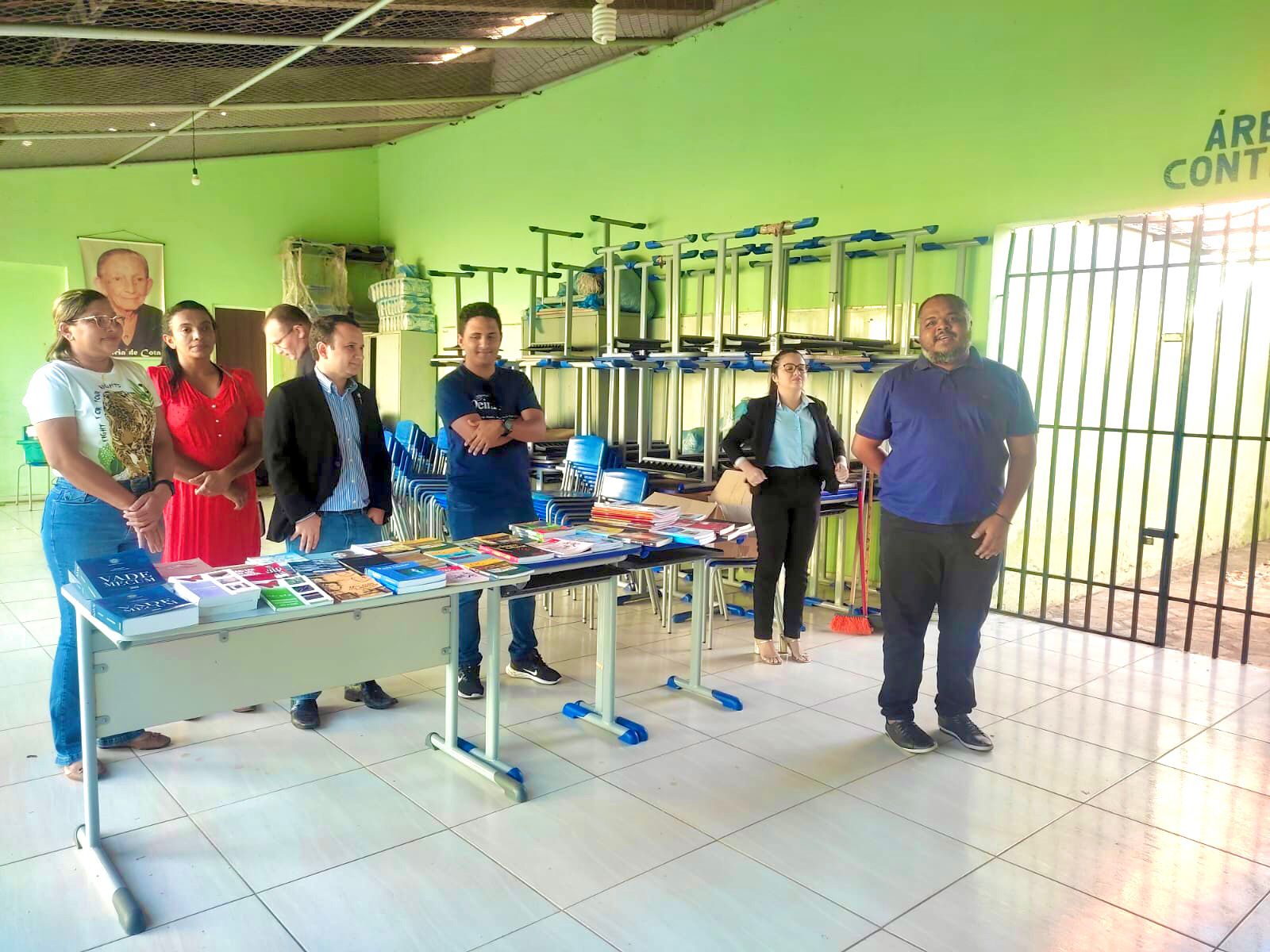 Prefeitura doa livros para Penitenciária Regional de Oeiras - Imagem 1