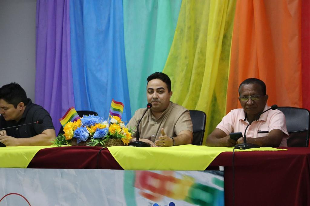 Mesa no Seminário em Regeneração sobre Direitos e Saúde LGBTQIAPN+. (Foto: Divulgação)