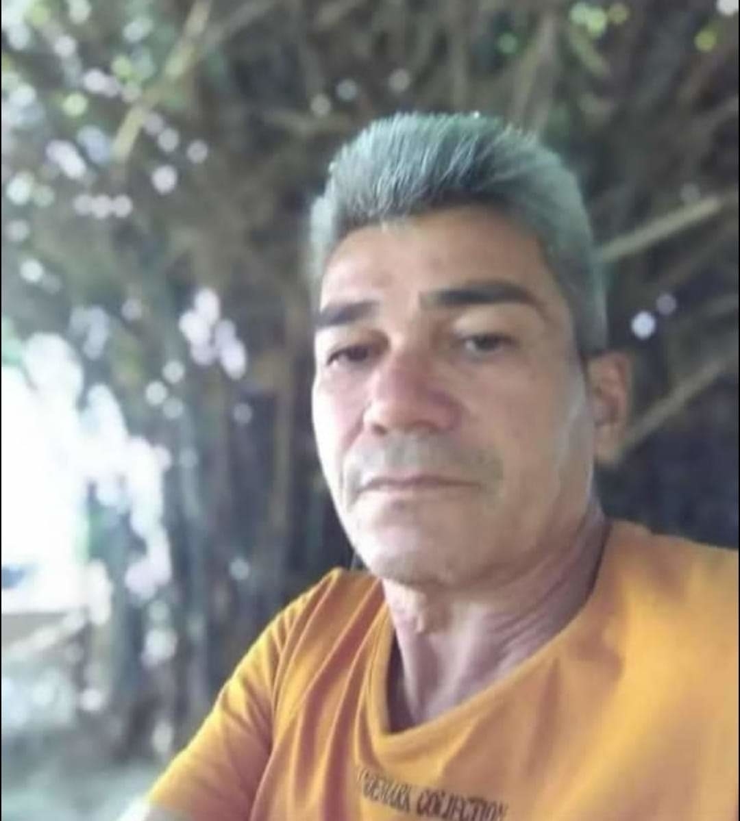 Monsenhor Gil se despede do professor da Rede Municipal , Avilar Carvalho 