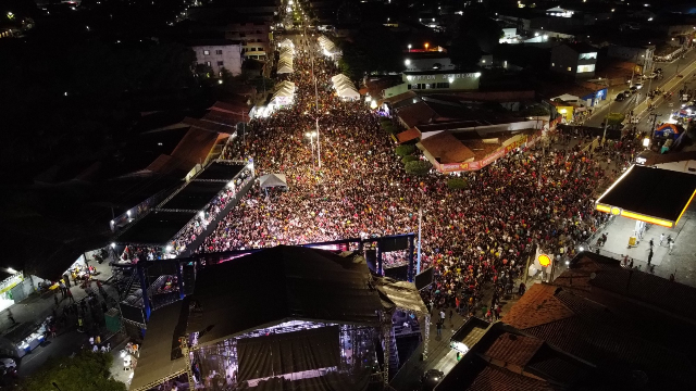 Nattan e Henry Freitas nos Festejos de Água Branca reúne 30 mil pessoas