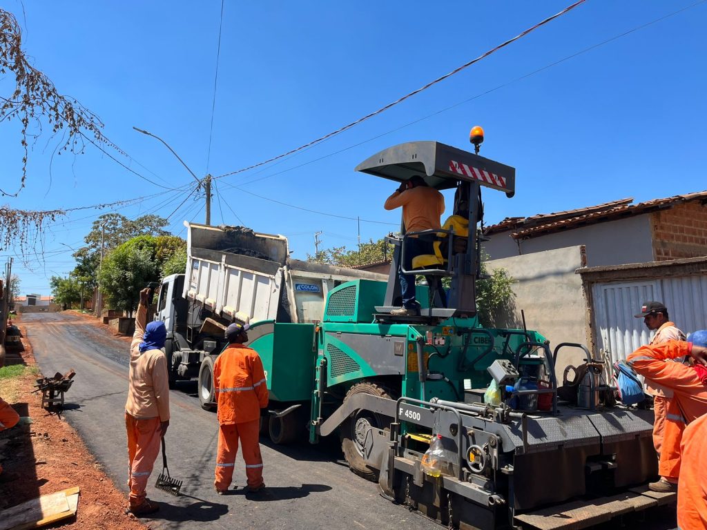 Pavimentação em Progresso: Dr. Wagner Coelho e a Transformação do Bairro Sã - Imagem 1