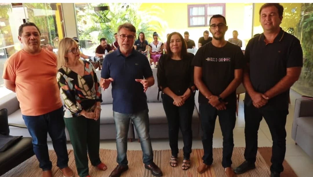 Prefeito reúne equipe e define data da 21a Semana Cultural de Mons. Gil  - Imagem 3