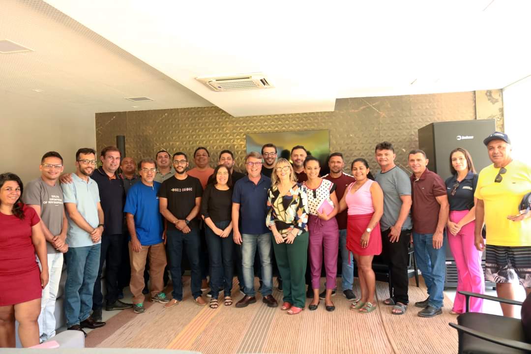 Prefeito reúne equipe e define data da 21a Semana Cultural de Mons. Gil  - Imagem 1