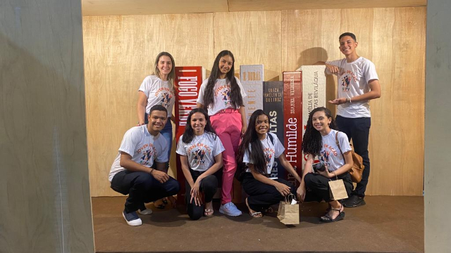 Jovens do serviço de convivência visitam 21º Salão do Livro do Piauí