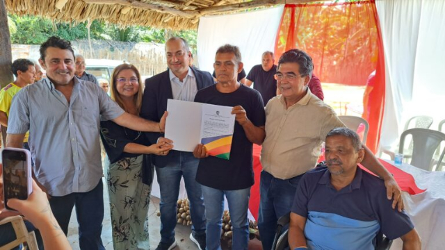 Prefeita Vilma Lima participa de solenidade de entrega de títulos de terra