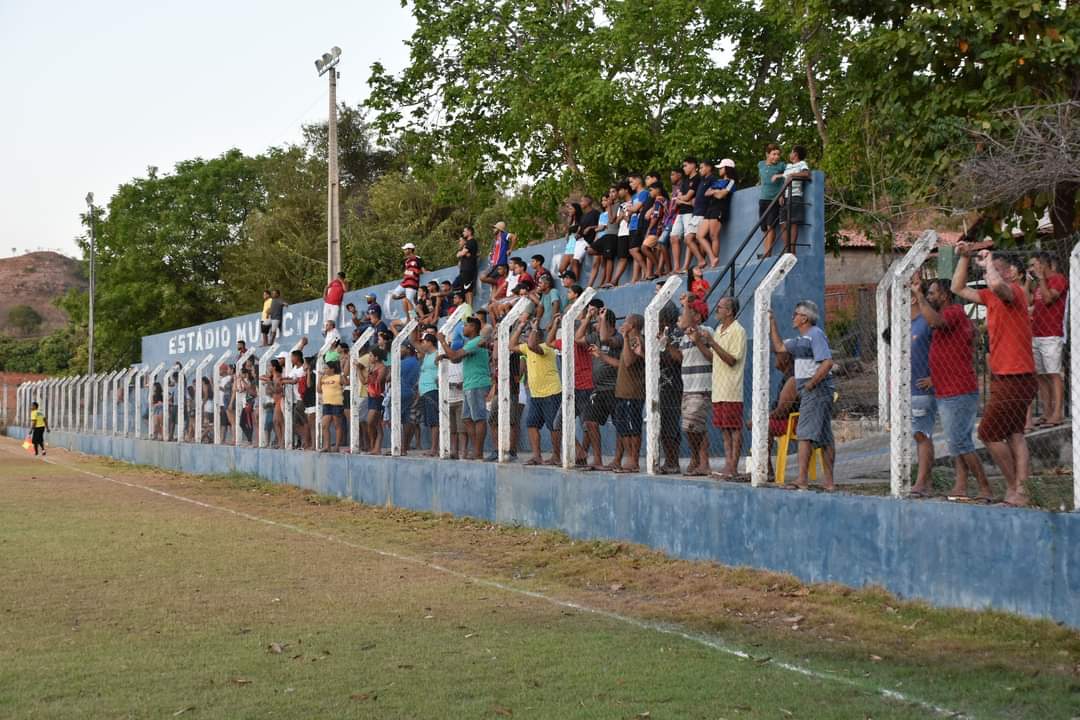 Prefeito João Luiz investe expressivamente no Futebol de Monsenhor Gil - Imagem 8