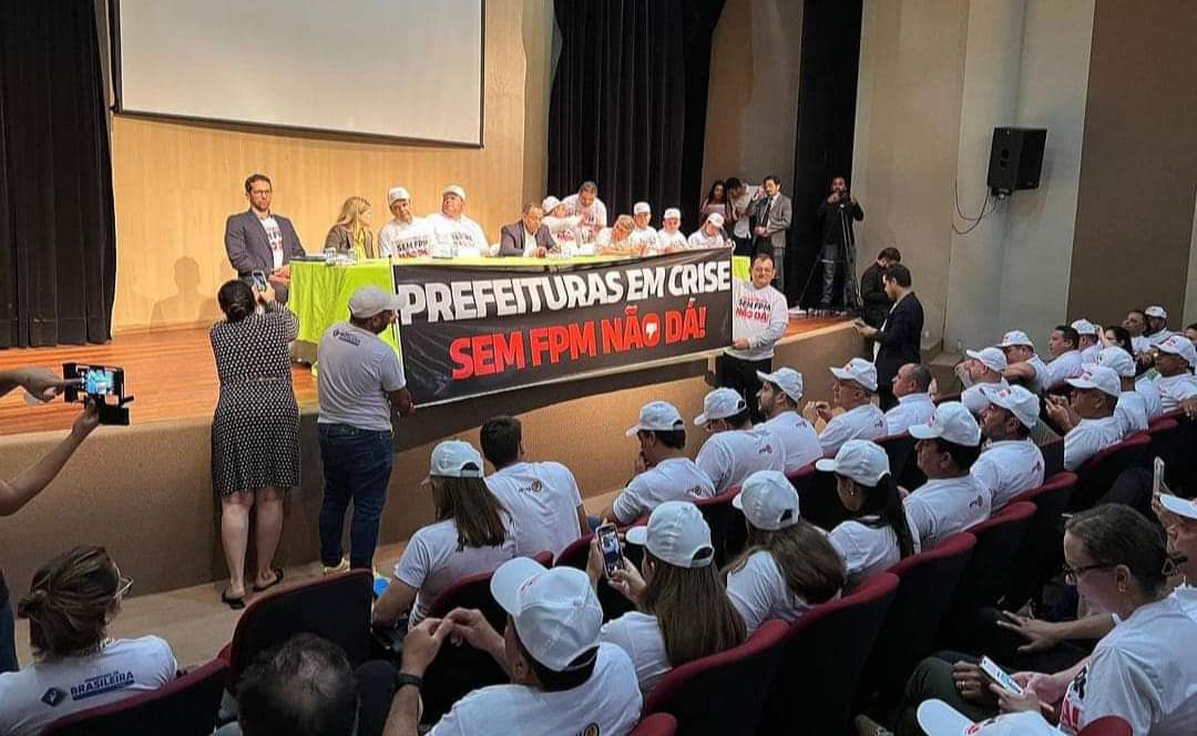 Prefeito João Luiz se consolida como grande líder municipalista piauiense  - Imagem 1