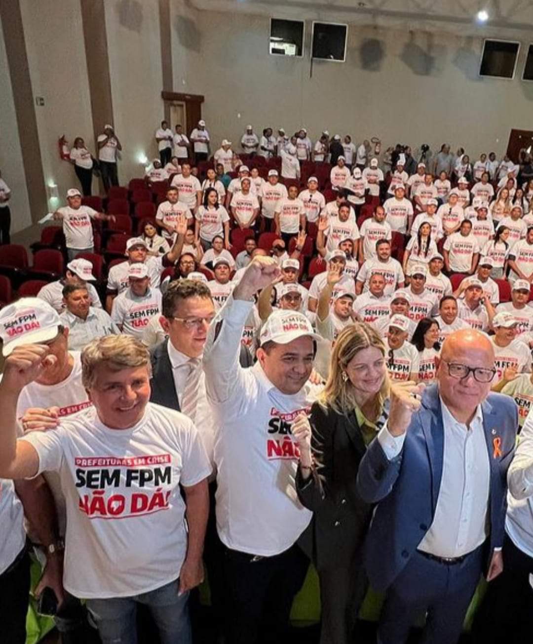 Prefeito João Luiz se consolida como grande líder municipalista piauiense  - Imagem 2