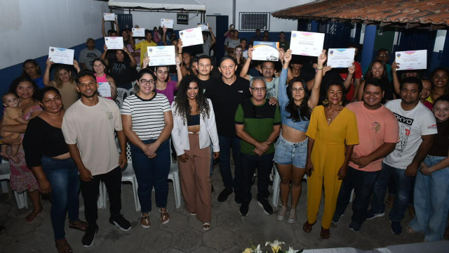 Entrega de certificados dos cursos ofertados na Coordenadoria da Juventude