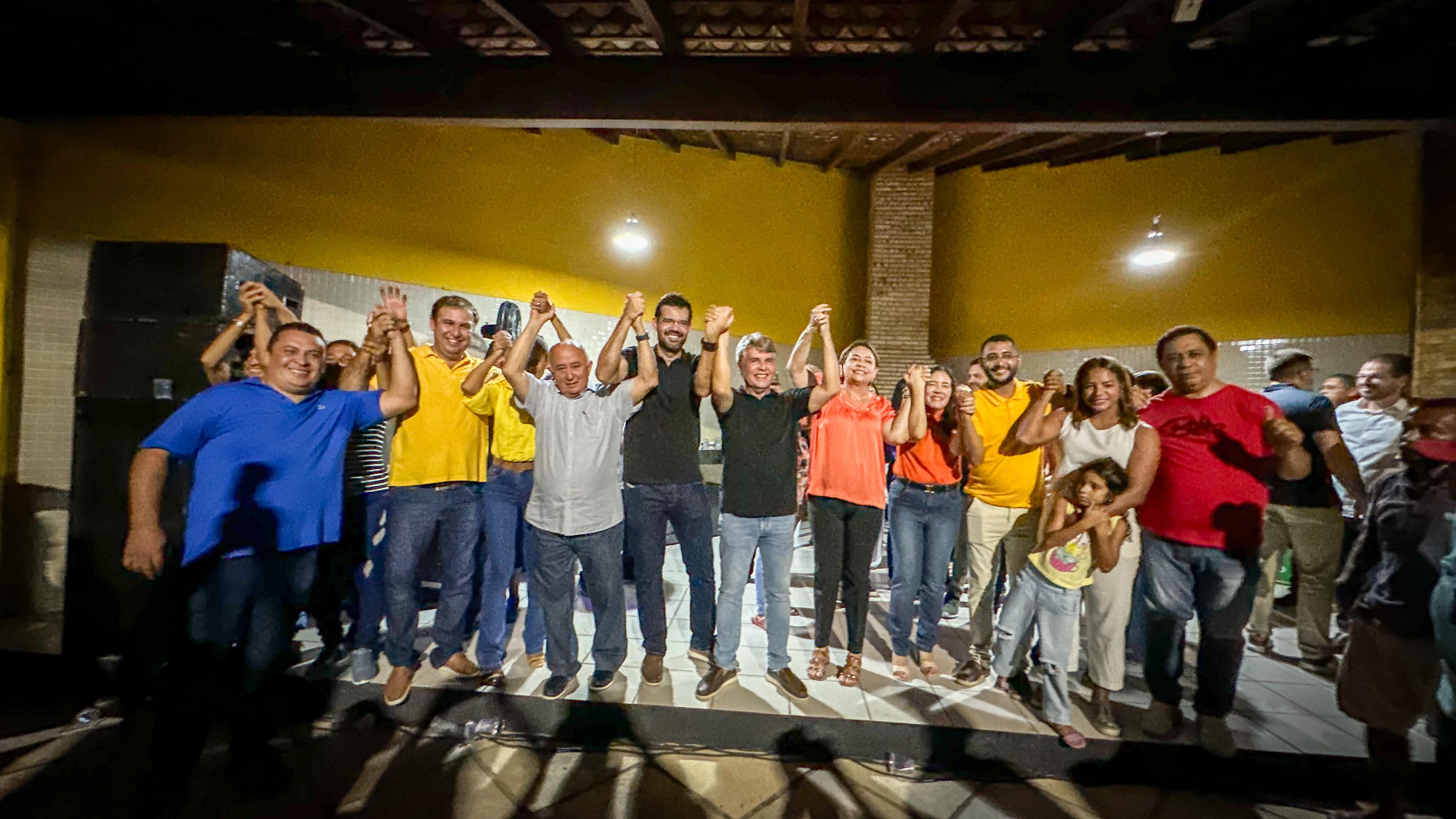 Prefeito João Luiz apresenta a pré candidatura a prefeito de Evandro Abreu - Imagem 21