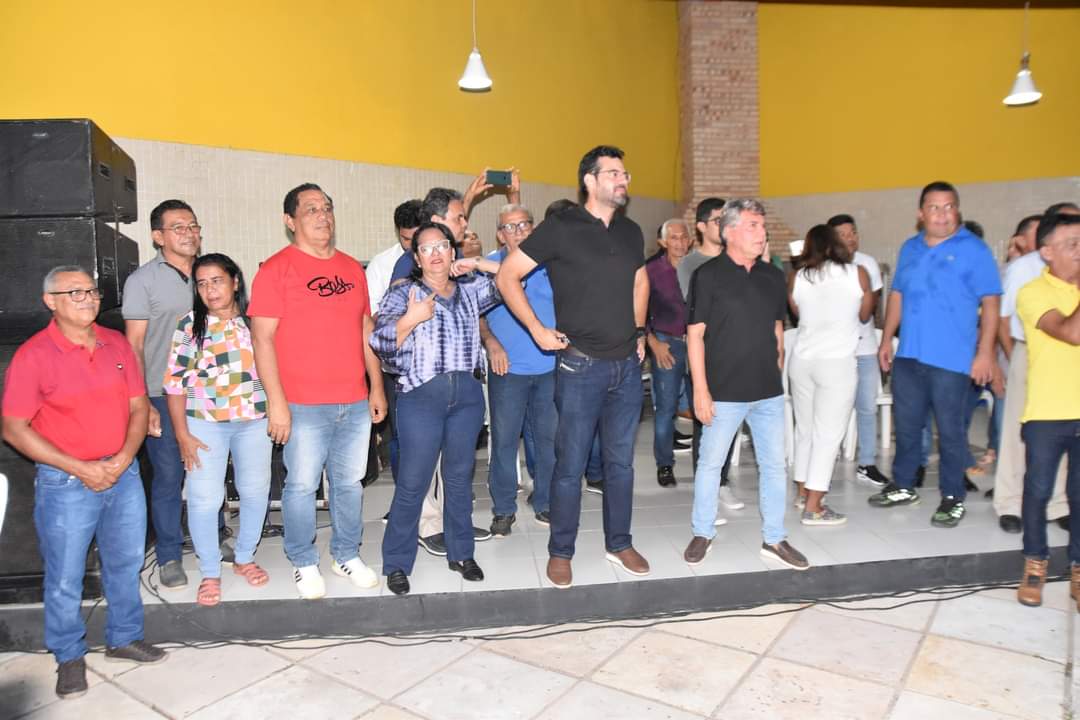 Prefeito João Luiz apresenta a pré candidatura a prefeito de Evandro Abreu - Imagem 12